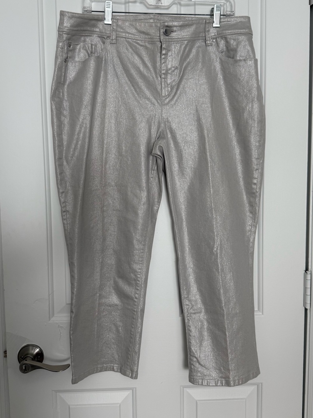 Chico’s size 2  Platinum silver crop pant/jean